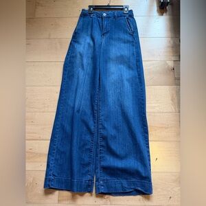 Wide-Leg Blue Jeans altard state